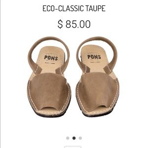 Pons: Taupe Sandal
